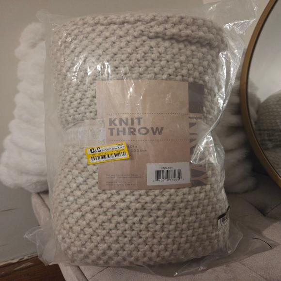 INK + IVY Beige Knit Throw Blanket 50in x 60in - Picture 9 of 9